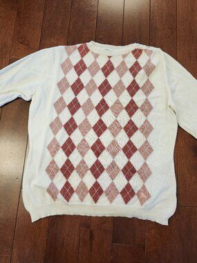 Burberry women's 3/4 sleeve pullover in size small